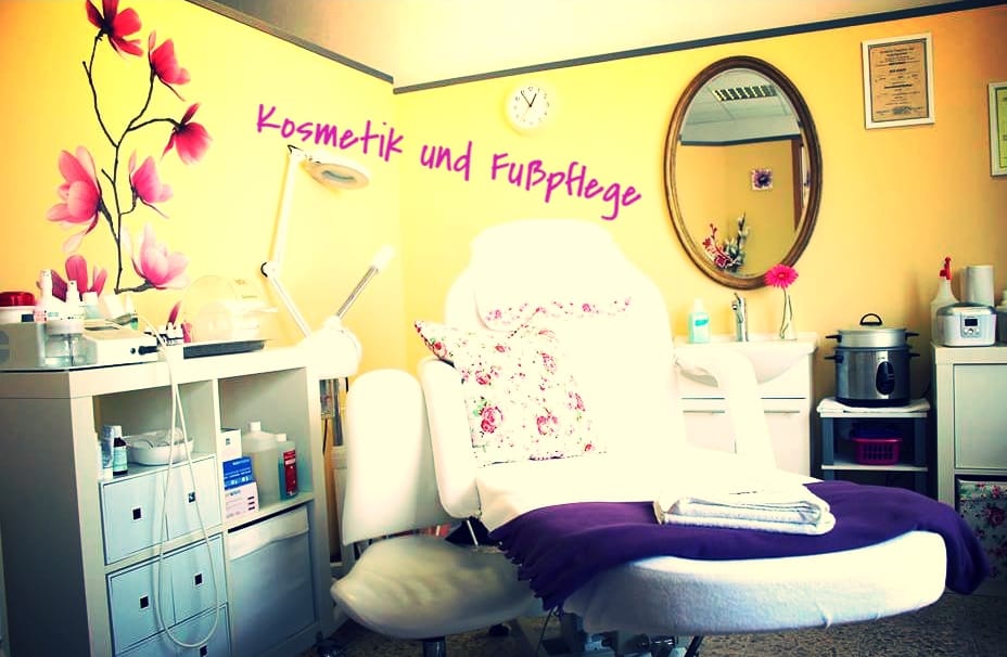 Behandlungsraum für Kosmetik und Fußpflege bei Friseur Bode
